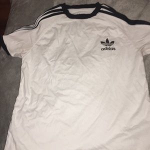 I’m selling an adidas t-shirt